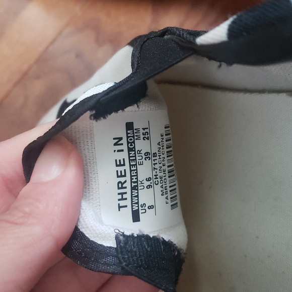 Cow print slip on shoes Size 8 - Picture 6 of 6